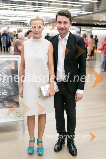  Polona  Juh, igralka;  Saša Tabaković, poslanec, SMCTurandot, opera