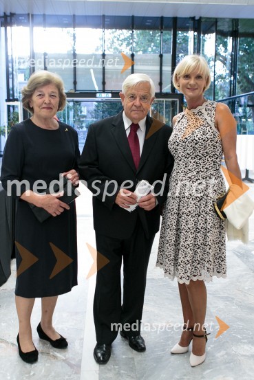  Štefka Kučan;  Milan Kučan, nekdanji predsednik Republike Slovenije;  Sonja Poljanšek Škrabec, lastnica Welness centra SunnyTurandot, opera