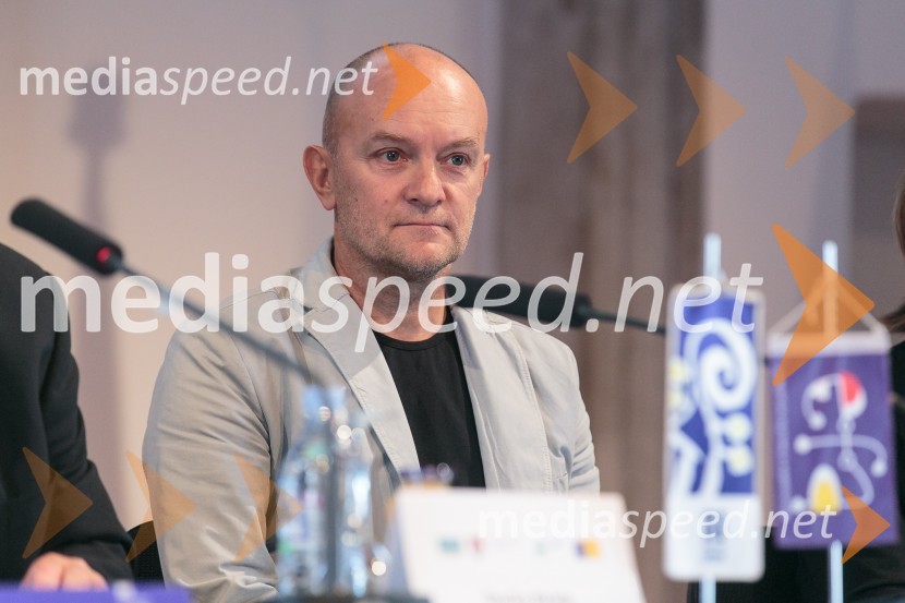  Iztok Kovač, direktor Zavoda EN-KNAP in umetniški vodja Centra kulture Španski borciPandrujev Faust in druge velike zgodbe do zaključka Festivala Ljubljana
