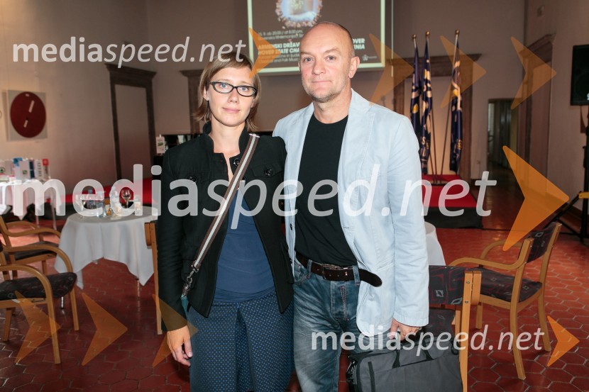  Marjeta Lavrič, Direktorica Centra kulture Španski borci ter vodja programa in produkcije Zavoda EN-KNAP;  Iztok Kovač, direktor Zavoda EN-KNAP in umetniški vodja Centra kulture Španski borciPandrujev Faust in druge velike zgodbe do zaključka Festivala Ljubljana