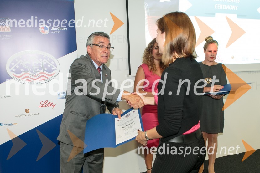  Brent Hartley, veleposlanik ZDA v Sloveniji;  ... Program Summer Economics Institute zaključila že četrta generacija študentov