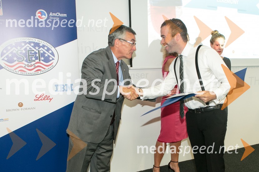  Brent Hartley, veleposlanik ZDA v Sloveniji;  ... Program Summer Economics Institute zaključila že četrta generacija študentov