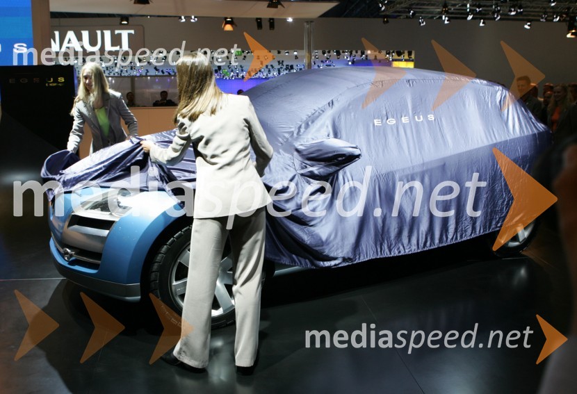 Odkrivanje novega konceptnega avtomobila Renault EgeusMednarodni avtomobilski salon Frankfurt 2005