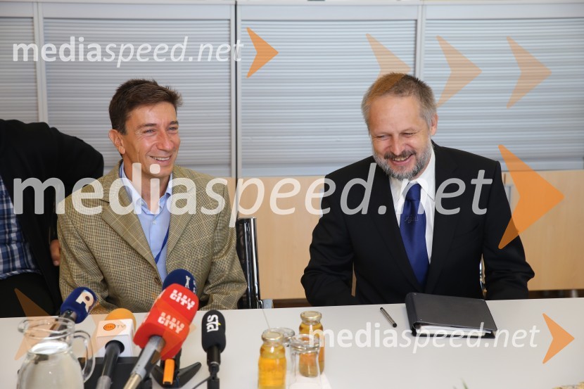  Francesco Sarti, Evropska vesoljska agencija; prof. dr. Borut  Žalik, dekan, Fakulteta za elektrotehniko, računalništvo in informatiko, Univerza v MariboruObisk evropske vesoljske agencije na Univerzi Maribor