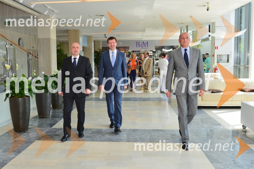  Boris Biček, večinski lastnik, Medical center Rogaška; mag. Branko Kidrič, župan, Občina Rogaška Slatina;  Marko  Lenček, direktor, Medical center RogaškaMedical center Rogaška z obnovo zgradbe Terapija in inovativnimi zdravstvenimi programi
