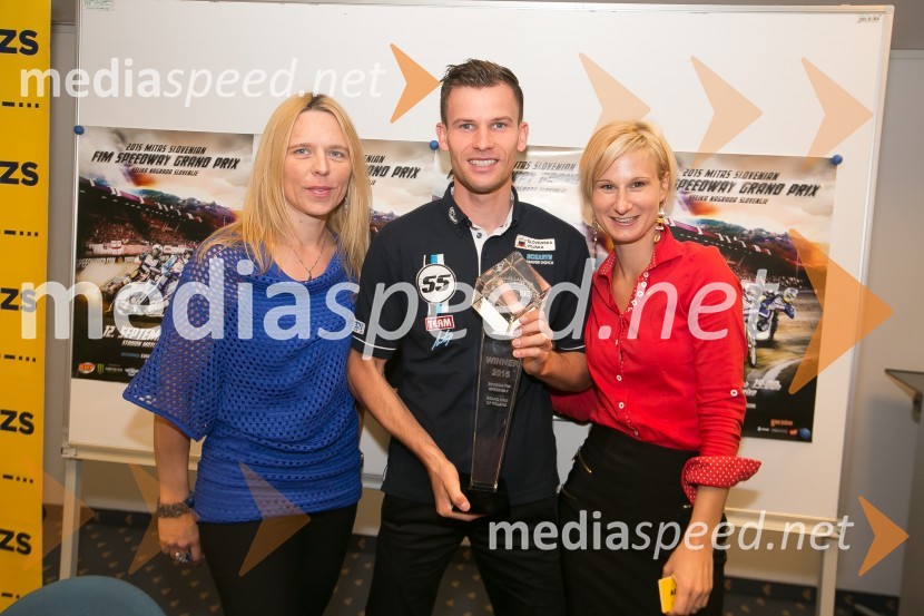  Andreja Prel, vodja športa, AMZS;  Matej Žagar, speedwayist (Slovenija);  Maja Mehlin, strokovna sodelavka za odnose z javnostmi, AMZS	V Krškem vse nared za moto športni spektakel sezone