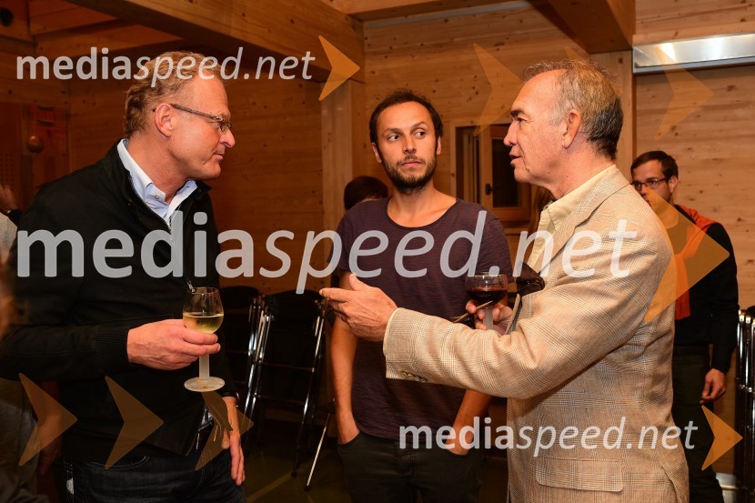  Janez  Škrabec, direktor Riko d.o.o., predsednik Slovensko-ruskega poslovnega sveta, predsednik Lions kluba Ljubljana Iliria;  ... ;  ... Ljubezen in/ali revolucija, Srećko Horvat & Manca G. Renko