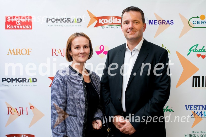  Tadej Pintarič, direktor enote Banke Koper;  Mirjana PintaričFestival prekmurske šunke in gibanice 2015