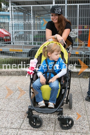  Miša Prelog;  Neža Buh-Neisha, glasbenicaLegende za Mišo, dobrodelna nogometna tekma