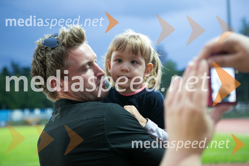  Denis Avdić, voditelj;  Miša PrelogLegende za Mišo, dobrodelna nogometna tekma