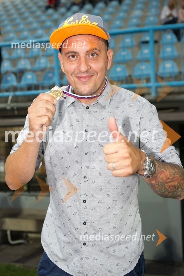  Boštjan Čukur, raper, 6 Pack ČukurLegende za Mišo, dobrodelna nogometna tekma