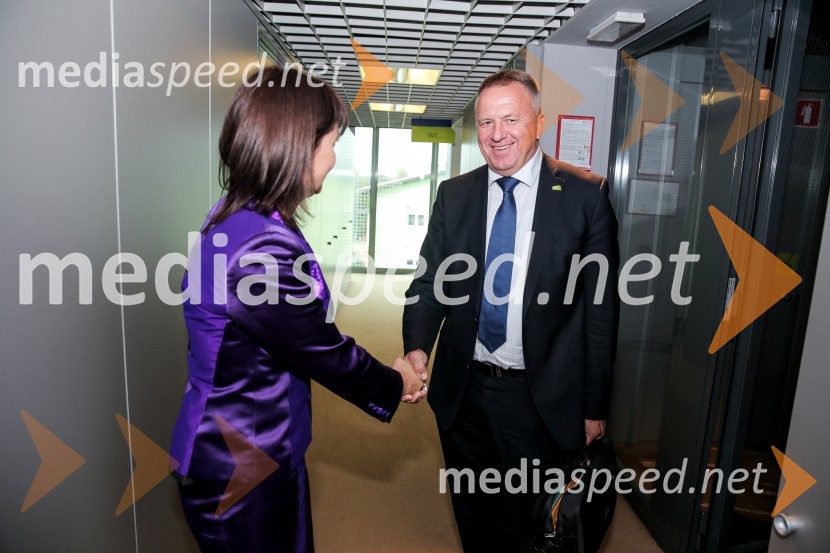 mag. Andreja  Jernejčič, direktorica podjetja Lin&Nil;  Zdravko Počivalšek, minister za gospodarski razvoj in tehnologijoFormule uspeha in vizija v gradbeništvu, okrogla miza