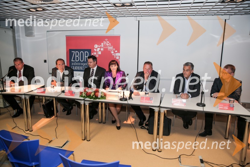  Blaž Miklavčič, predsednik uprave GH Holding d.d.;  Igor Banič, predsednik uprave SGP Pomgrad;  Mirko Požar, Predsednik Zbornice za gradbeništvo Slovenije; mag. Andreja  Jernejčič, direktorica podjetja Lin&Nil;  Zdravko Počivalšek, minister za gospodarski razvoj in tehnologijo; mag. Črtomir Remec, predsednik Inženirske zbornice Slovenije;  Andrej Ržišnik, direktor podjetja Protim Ržišnik PercFormule uspeha in vizija v gradbeništvu, okrogla miza