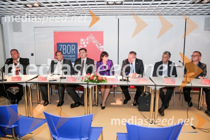  Blaž Miklavčič, predsednik uprave GH Holding d.d.;  Igor Banič, predsednik uprave SGP Pomgrad;  Mirko Požar, Predsednik Zbornice za gradbeništvo Slovenije; mag. Andreja  Jernejčič, direktorica podjetja Lin&Nil;  Zdravko Počivalšek, minister za gospodarski razvoj in tehnologijo; mag. Črtomir Remec, predsednik Inženirske zbornice Slovenije;  Andrej Ržišnik, direktor podjetja Protim Ržišnik PercFormule uspeha in vizija v gradbeništvu, okrogla miza