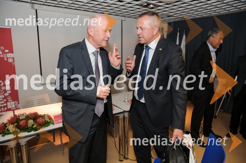  ... ;  Zdravko Počivalšek, minister za gospodarski razvoj in tehnologijoFormule uspeha in vizija v gradbeništvu, okrogla miza