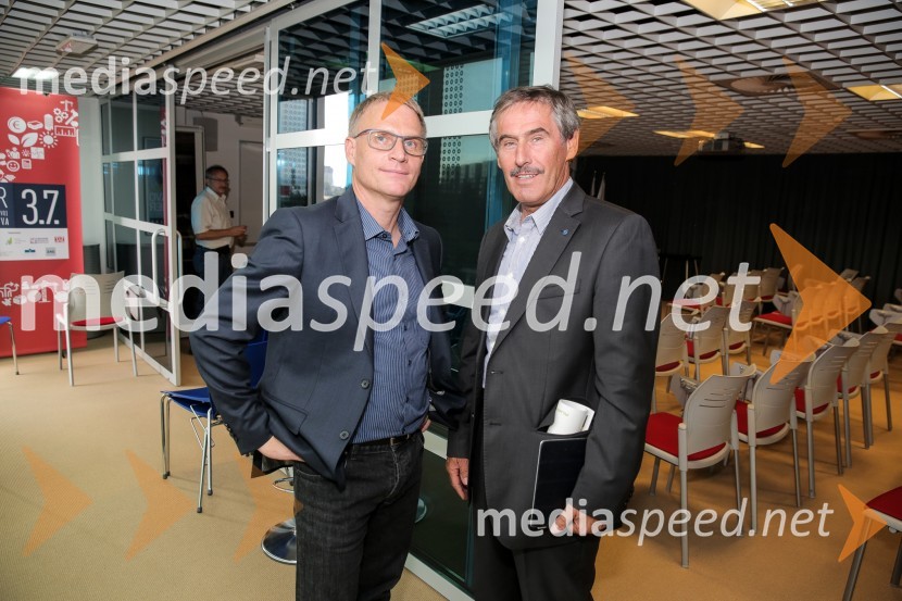  Andrej Ržišnik, direktor podjetja Protim Ržišnik Perc;  ... Formule uspeha in vizija v gradbeništvu, okrogla miza