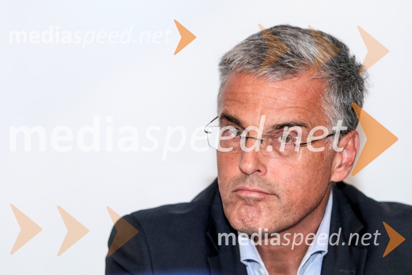 mag. Črtomir Remec, predsednik Inženirske zbornice SlovenijeFormule uspeha in vizija v gradbeništvu, okrogla miza