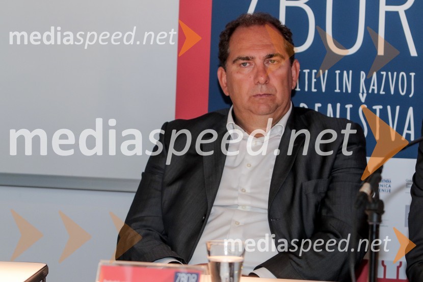  Igor Banič, predsednik uprave SGP PomgradFormule uspeha in vizija v gradbeništvu, okrogla miza