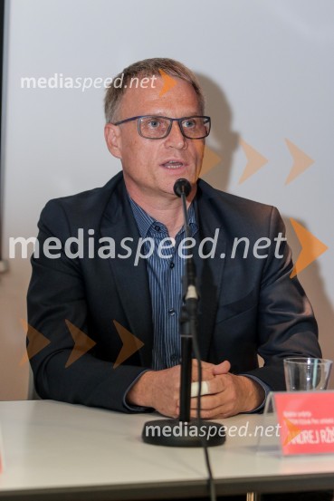  Andrej Ržišnik, direktor podjetja Protim Ržišnik PercFormule uspeha in vizija v gradbeništvu, okrogla miza