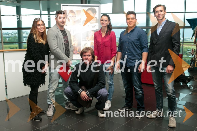  Lena Capuder;  Klemen Bučan, stand up komik, radijski voditelj;  Pavel Berdon;  Katja Škofic, manekenka;  Jan Gerl Korenč, igralec;  Blaž Završnik, režiserNajstniška komedija Julija in alfa Romeo s filmsko ekipo