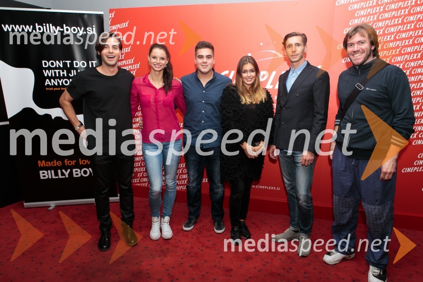  Dario Nožić Serini - Dacho, igralec;  Katja Škofic, manekenka;  Jan Gerl Korenč, igralec;  Lena Capuder;  Blaž Završnik, režiser;  Pavel BerdonNajstniška komedija Julija in alfa Romeo s filmsko ekipo