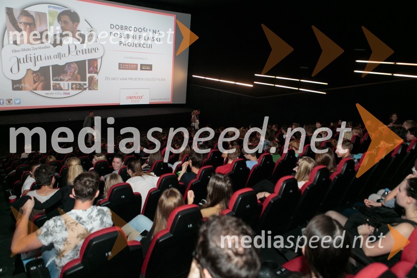Julija in alfa Romeo, posebna projekcija v Cineplexx KranjNajstniška komedija Julija in alfa Romeo s filmsko ekipo