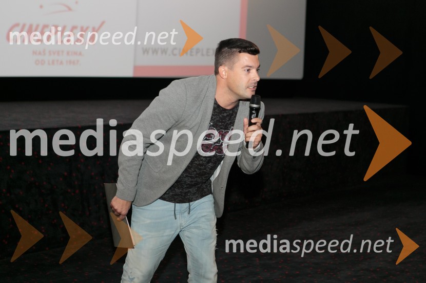  Klemen Bučan, stand up komik, radijski voditeljNajstniška komedija Julija in alfa Romeo s filmsko ekipo