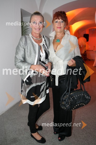   Mojca  Beseničar, modna oblikovalka;  Irena  Ognjenovič, lastnica butika ChicPredstavitev parfuma MySpirit by Rebeka Dremelj