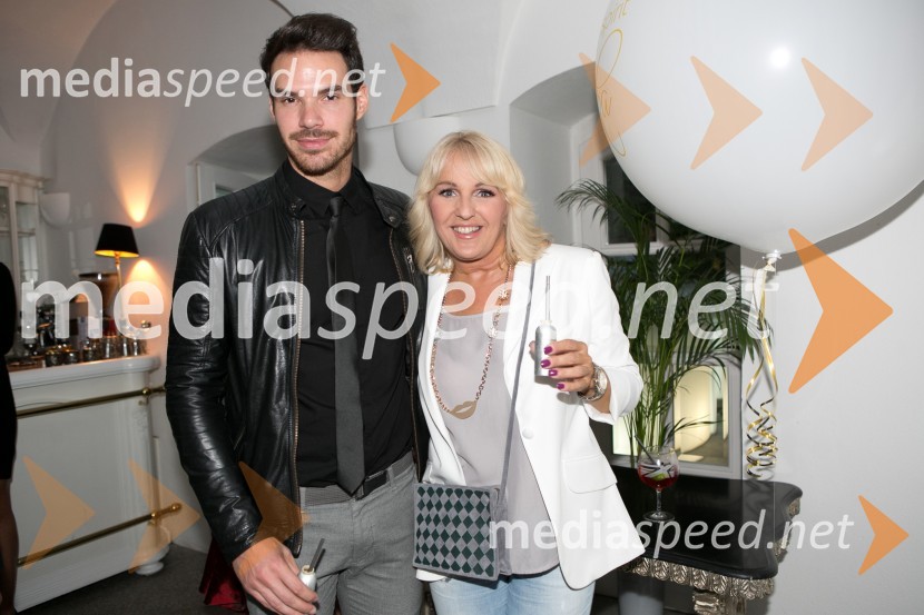  Matjaž Kumelj, maneken;  Alenka Godec, pevkaPredstavitev parfuma MySpirit by Rebeka Dremelj