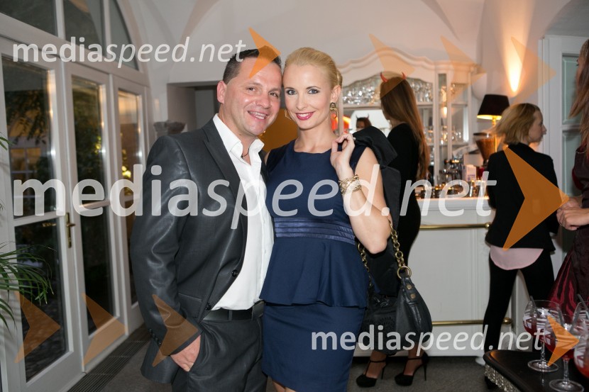  Jani Pavec, pevec, član skupine Atomik Harmonik ;  Nina PavecPredstavitev parfuma MySpirit by Rebeka Dremelj