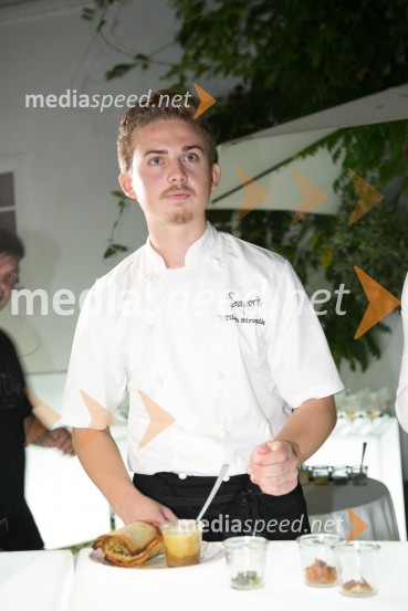  Tilen Stropnik, tekmovalec v šovu MasterChef SlovenijaPredstavitev parfuma MySpirit by Rebeka Dremelj