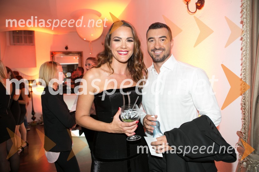  Rebeka Dremelj, pevka;  Marko Potrč, televizijski voditeljPredstavitev parfuma MySpirit by Rebeka Dremelj