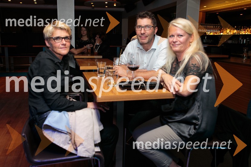  Miranda Velikonja Okorn, Agencija Ikarus d.o.o.;;  Josip Stupica, direktor, Tako d.o.o.;  Barbara SrovinE-Media, 10 let