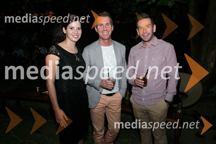  Valentina Pirih, vodja marketinga, E-Media d.o.o.;  Denis Potočnik,  direktor Futurisimo d.o.o.;  David Osojnik, vodja marketinga, Obnova d.o.o.E-Media, 10 let