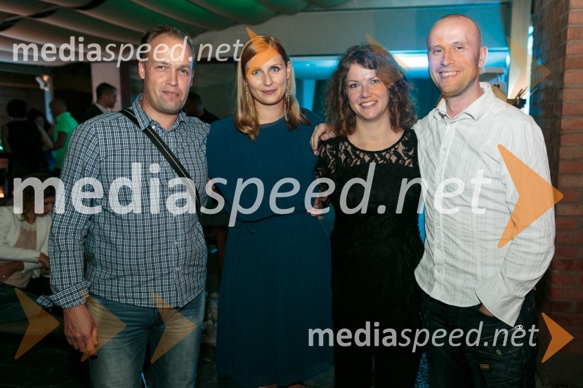  Miha Črne, vodja prodaje, Hartis d.o.o.;  Beatrice Božič, trženje, E-Media d.o.o.;  Špela Verbič, trženje, E-Media d.o.o.;  Boštjan PapežE-Media, 10 let