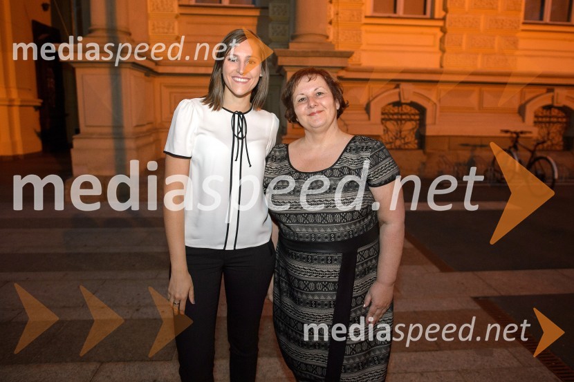  Petra Štraus, Fakulteta za zdravstvene vede UM;  Vanja Borovac, samostojna svetovalka za promocijo, Univerza v Mariboru40 let Univerze v Mariboru, svečanost