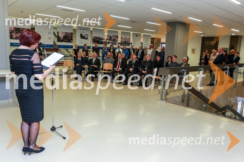 dr. Zdenka Petermanec, ravnateljica Univerzitetne knjižnice Maribor40 let Univerze v Mariboru, otvoritev razstave