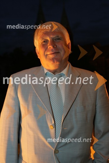 Otvoritev festivala: prim. prof. dr. Erih Tetičkovič, podpredsednik Društva za srce in direktor fundacije Društva za srceŠpasFest 2007