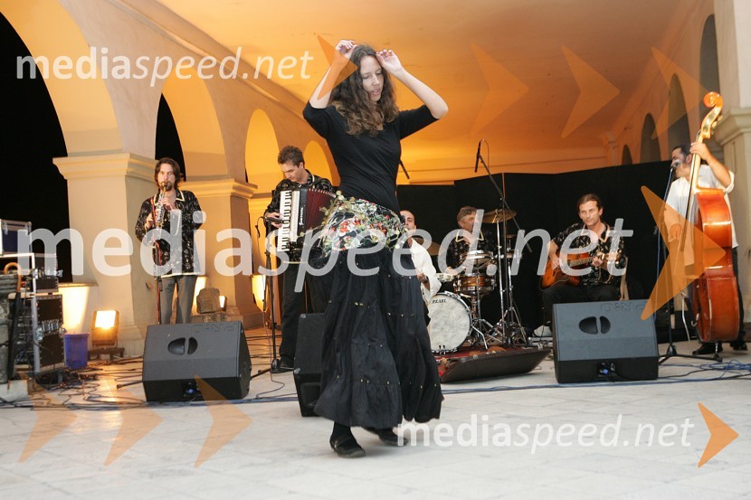 Otvoritev festivala: skupina Langa in Lucija Mužerlin, trebušna plesalkaŠpasFest 2007