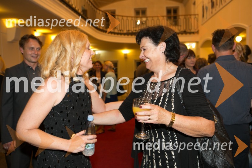 mag. Tina Kosi, upravnica SLG Celje;  Ana StrelecUčene ženske po motivih Molièrovih Učenih žensk, premiera SLG Celje