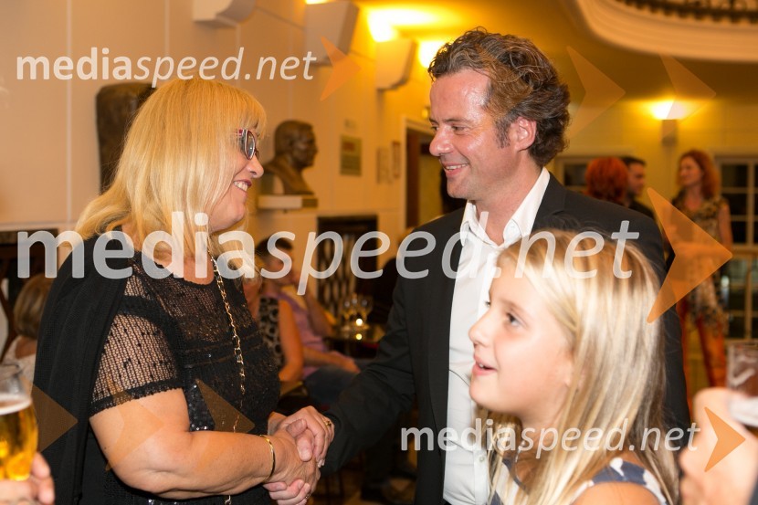  Metka Hojnik Verdev, predsednica, Svet SLG Celje;  Vojko Belšak, igralecUčene ženske po motivih Molièrovih Učenih žensk, premiera SLG Celje