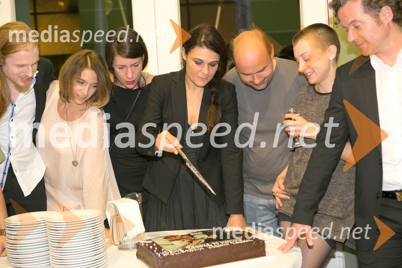  Matic Starina, dramaturg;  Barbara Medvešček, igralka;  Minca Lorenci, igralka;  Pia Zemljič, igralka;  Gregor Zorc, igralec;  Liza Marija Grašič, igralka;  Vojko Belšak, igralecUčene ženske po motivih Molièrovih Učenih žensk, premiera SLG Celje