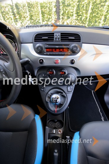 Fiat 500C 1.2 8V Sport, notranjostFiat 500C 1.2 8V Sport, mediaspeed test