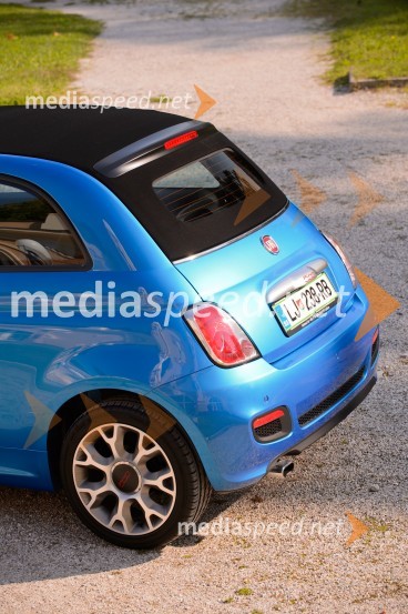 Fiat 500C 1.2 8V Sport, streha se zloži do prtljažnikaFiat 500C 1.2 8V Sport, mediaspeed test