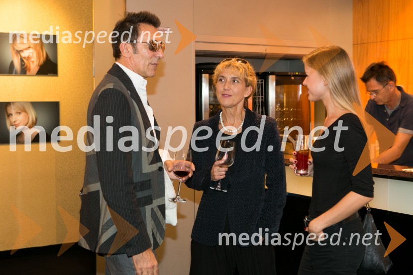  Branko  Đurić - Đuro, igralec;  Barbara Hieng Samobor, direktorica MGL;  Ana  SamoborČudežna terapija, premiera MGL