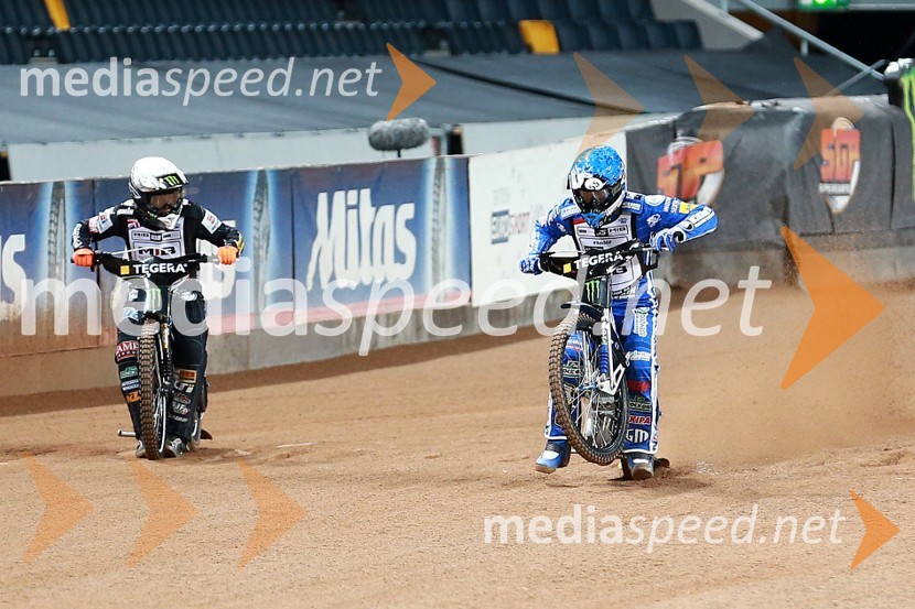  Tai  Woffinden, speedwayist (Velika Britanija);  Matej Žagar, speedwayist (Slovenija)Žagar dobro razpoložen pred VN Švedske