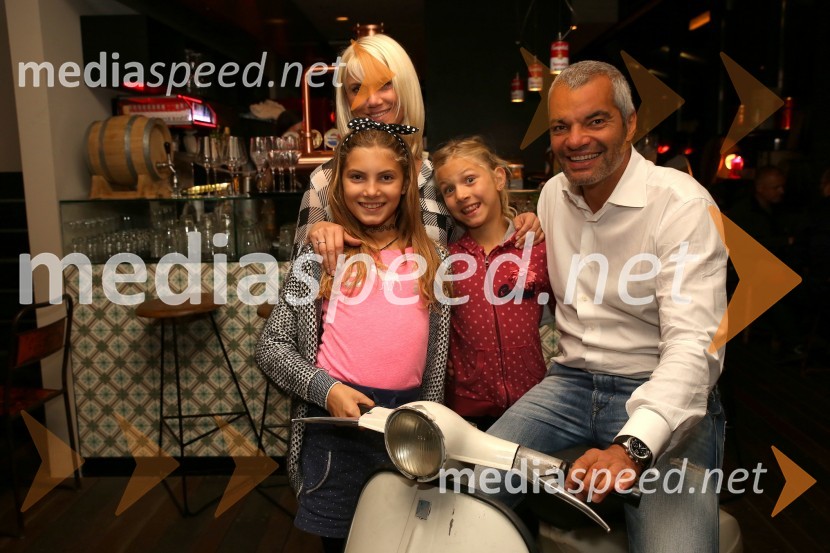  ... ;  Nina Kirbiš, Kulturno društvo MariBorke;  ... ;  Aleksander Saša Arsenovič, solastnik Galerije Gosposka ter kavarne, restavracije in vinoteke RožmarinSeviljski brivec peče pico