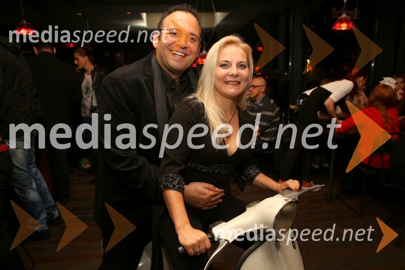  Giuseppe Esposito, operni solist;  Petya Ivanova, operna solistkaSeviljski brivec peče pico