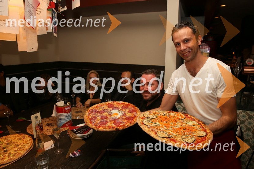 Seviljski brivec peče pico