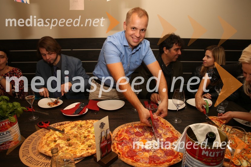  Martin Sušnik, operni solistSeviljski brivec peče pico